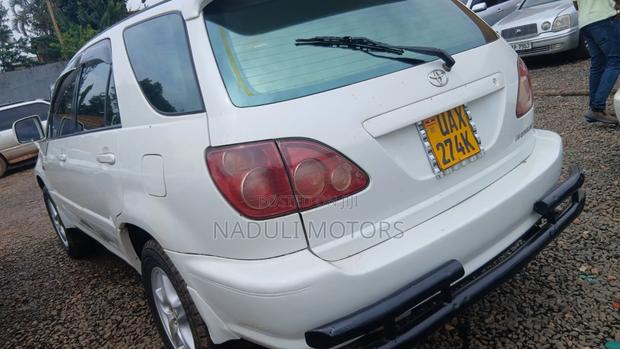 Toyota Harrier 2002 White