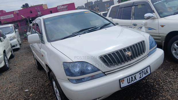 Toyota Harrier 2002 White