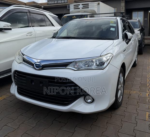Toyota Corolla Fielder 1.5 Hybrid FWD 2017 White