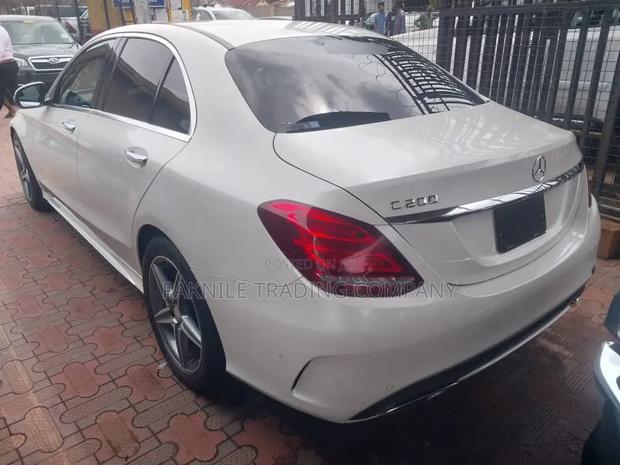Mercedes-Benz C200 2016 White