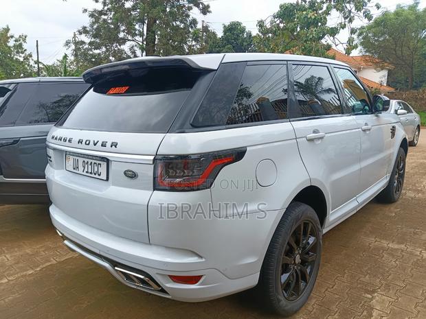 Rover 200 2022 White