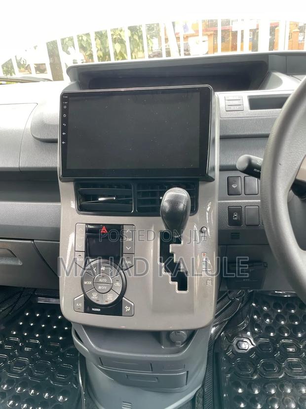 Toyota Noah 2008 Silver