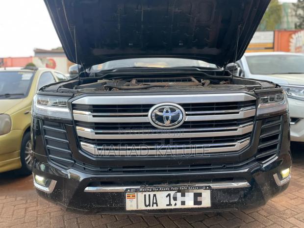 Toyota Land Cruiser 2013 Black