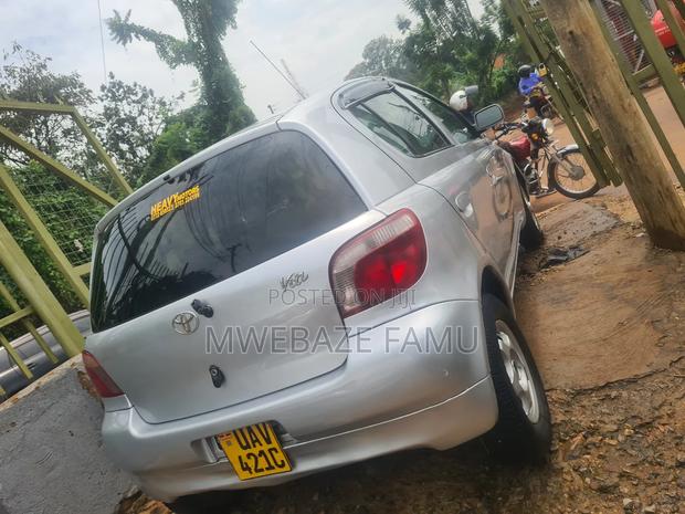 Toyota Vitz 2003 Silver