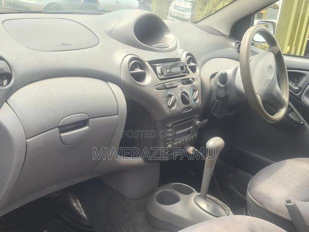 Toyota Vitz 2003 Silver