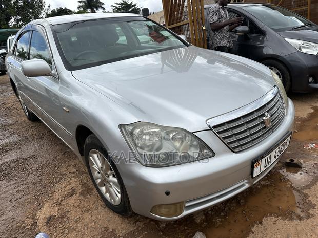 Toyota Crown Royale 2005 Silver