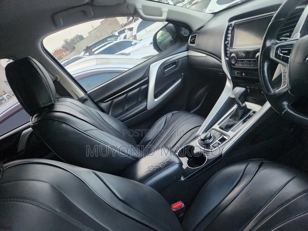Mitsubishi Pajero Sport 2018 Gray
