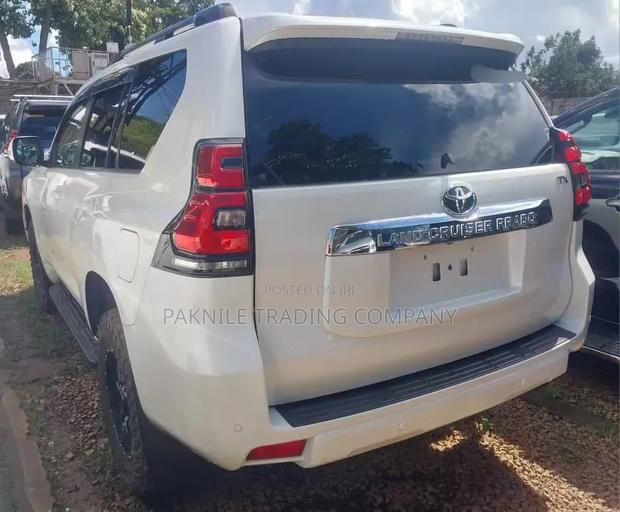 Toyota Land Cruiser Prado 2021 White
