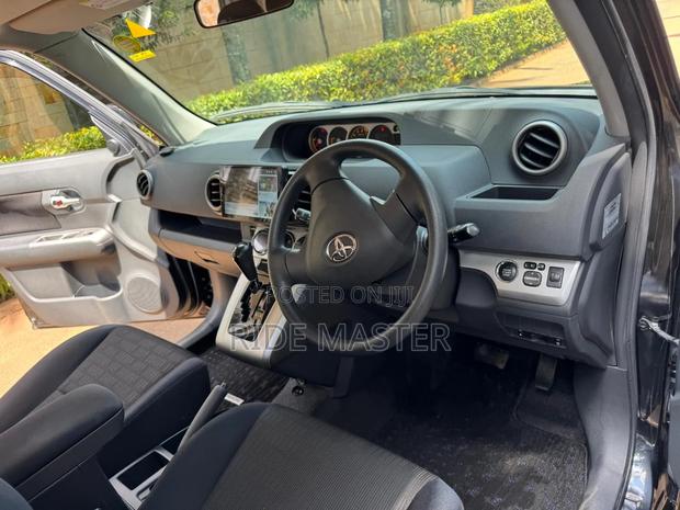 Toyota Corolla Rumion Hatchback 1.8 AWD 2012 Black