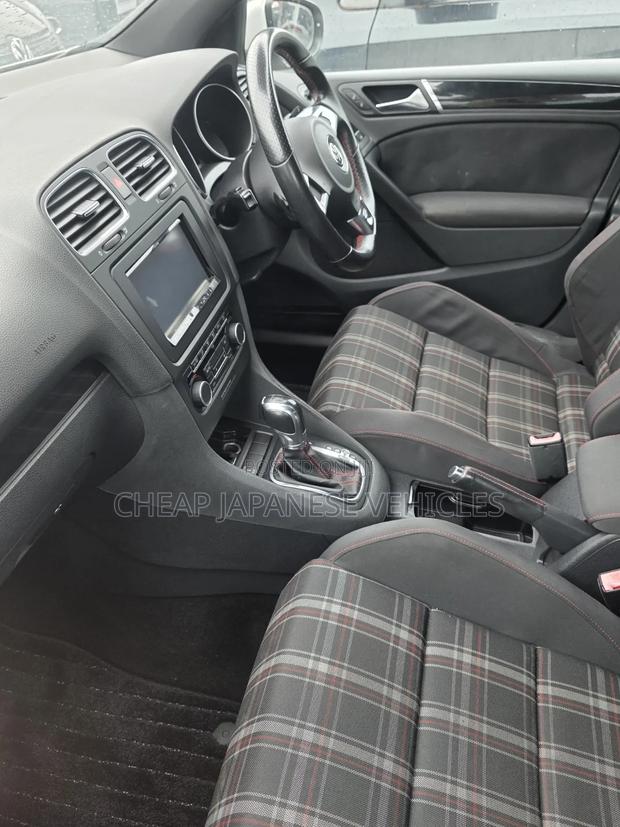 Volkswagen Golf 2012 White