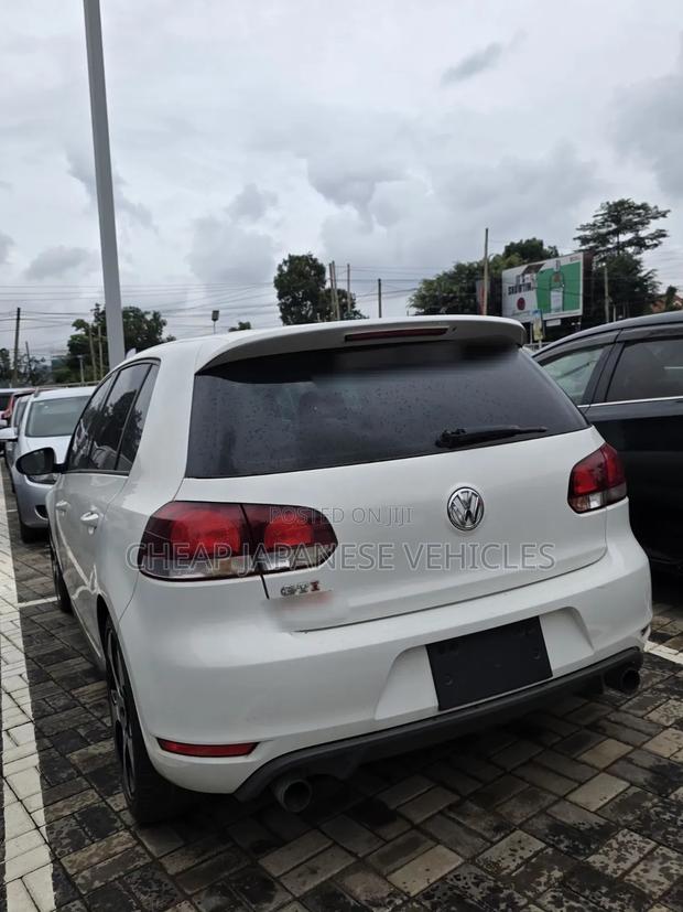 Volkswagen Golf 2012 White