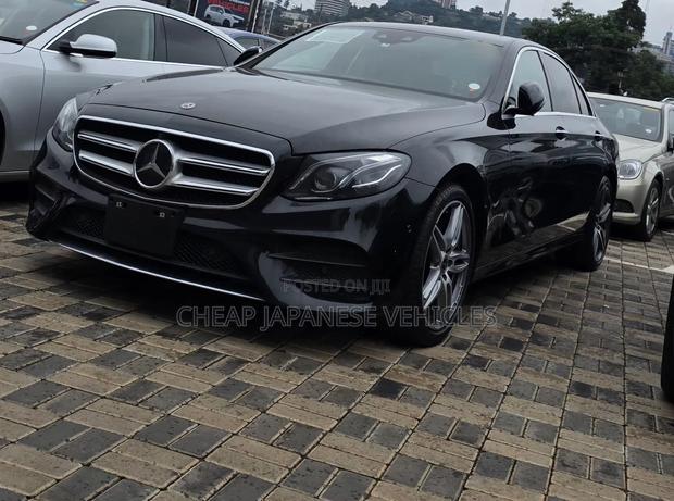 Mercedes-Benz E220 2017 Black