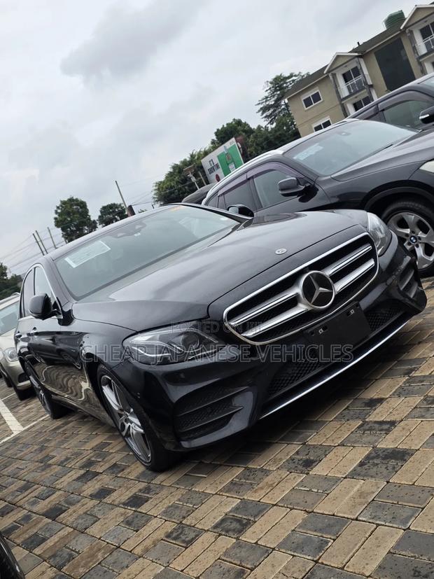 Mercedes-Benz E220 2017 Black