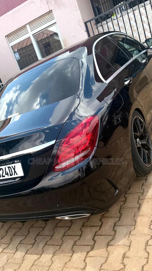 Mercedes-Benz C200 2016 Black