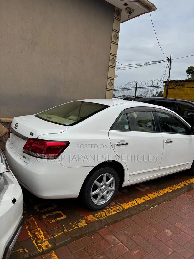 Toyota Premio 1.8 FWD 2016 White