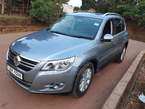 Volkswagen Tiguan 2010 Gray
