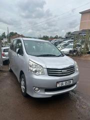 Toyota Noah 2010 Silver for sale