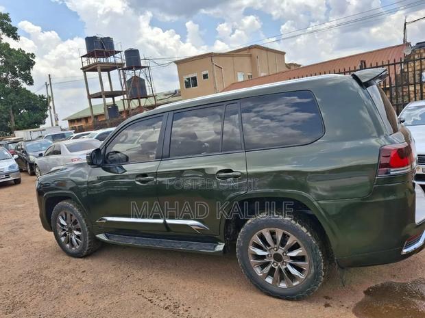 Toyota Land Cruiser Prado 2015 Green