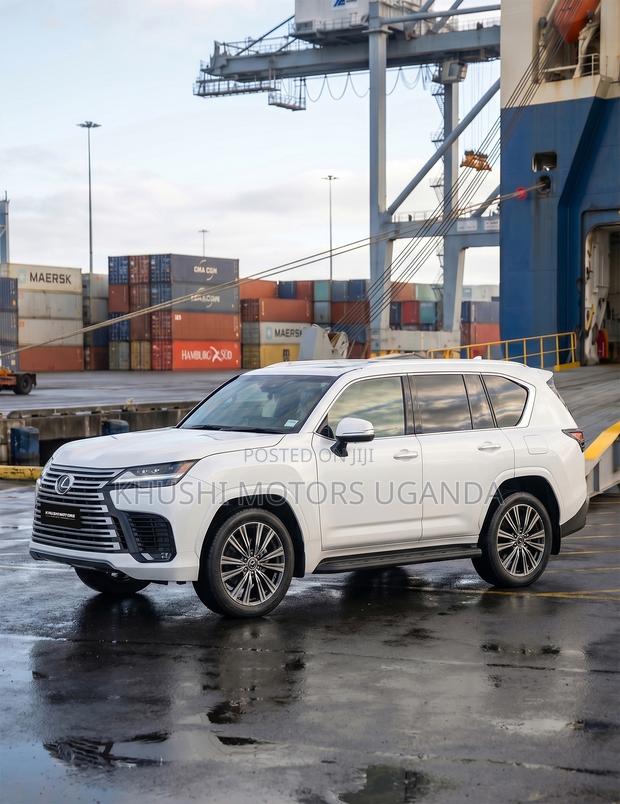 Lexus LX 500d 2022 White