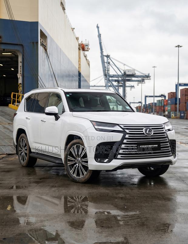 Lexus LX 500d 2022 White