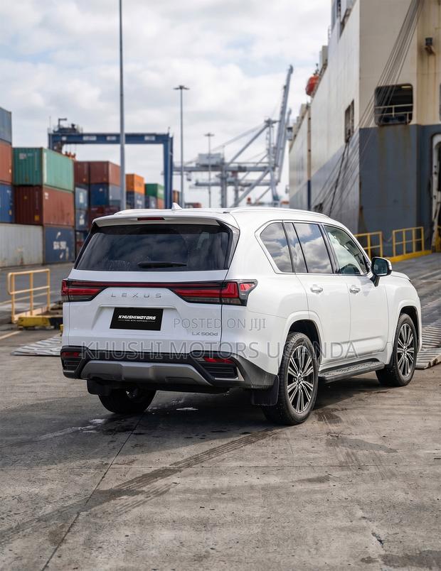 Lexus LX 500d 2022 White