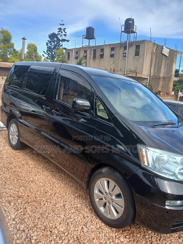 Toyota Alphard 2.4 Petrol FWD 2003 Black