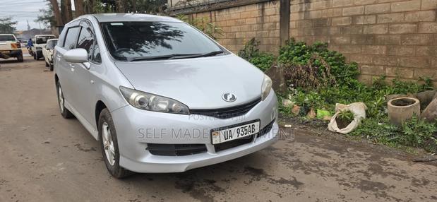 Toyota Wish 2011 Silver