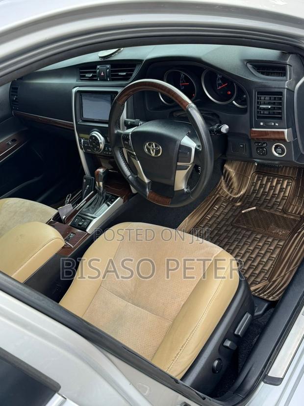 Toyota Mark X 2.5 AWD 2014 Silver
