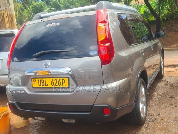 Nissan X-Trail 2010 Silver