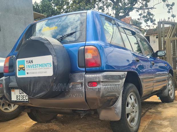 Toyota RAV4 Automatic 2000 Blue