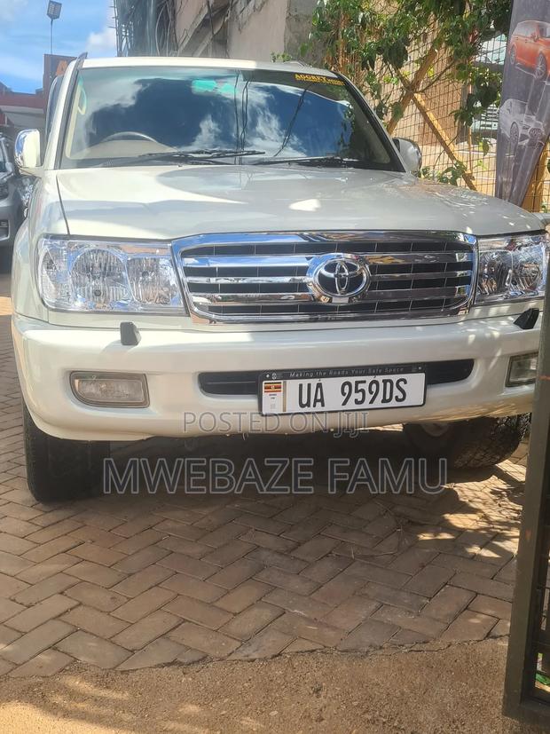 Toyota Land Cruiser 2007 White