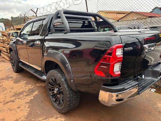 Toyota Hilux Revo Double Cab Deisel 2.4 AWD 2021 Black