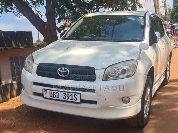 Toyota RAV4 2008 White