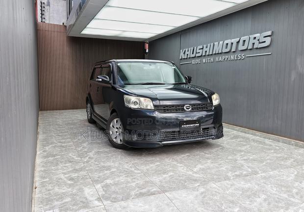 Toyota Corolla Rumion Hatchback 1.5 FWD 2013 Black