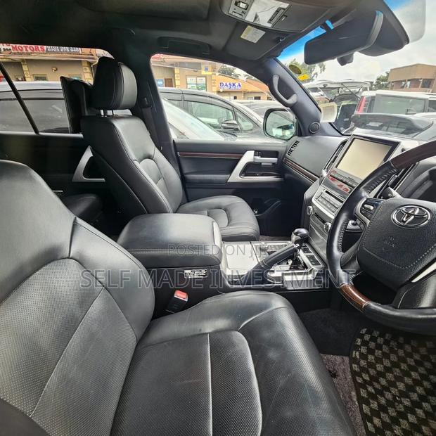 Toyota Land Cruiser 2018 Gray