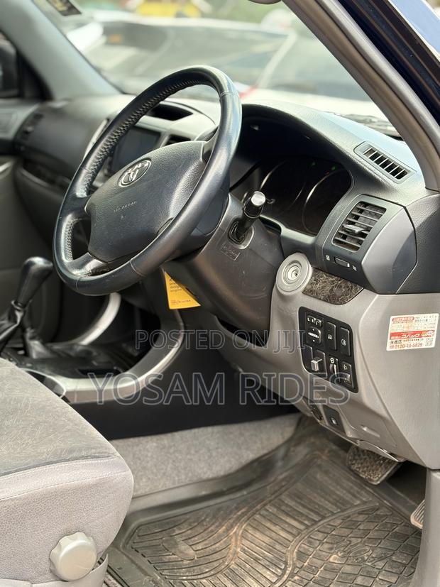 Toyota Land Cruiser Prado 2.7 i 2010
