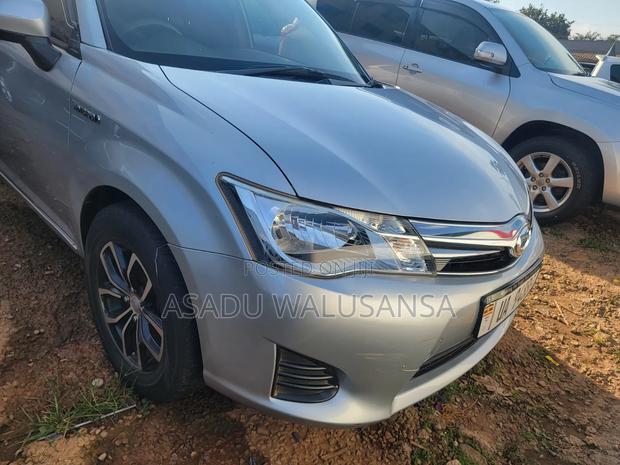 Toyota Corolla Fielder 2016 Silver