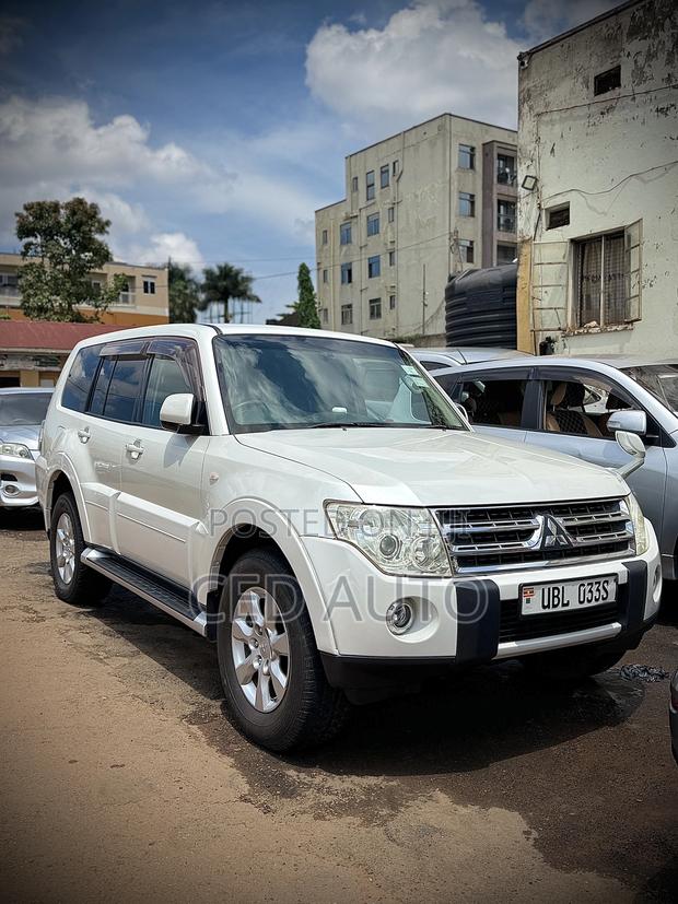 Mitsubishi Pajero 2010 White