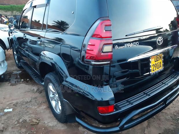 Toyota Land Cruiser Prado 2010 Black