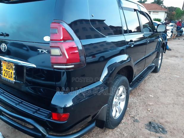 Toyota Land Cruiser Prado 2010 Black
