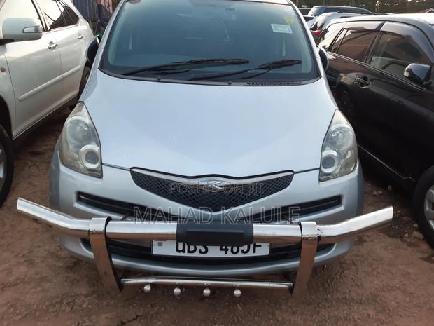 Toyota Ractis 2010 Silver