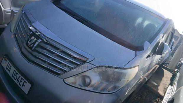 Toyota Alphard 2012 Silver