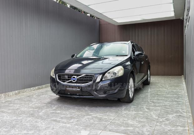 Volvo V60 2012 Black