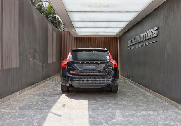 Volvo V60 2012 Black