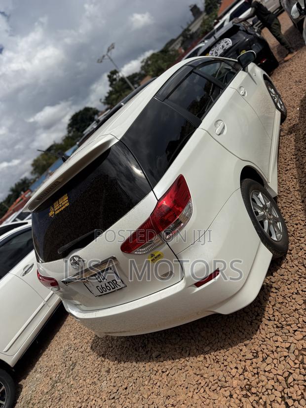 Toyota Wish 2012 White