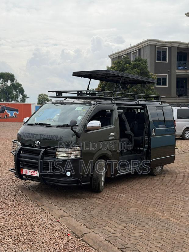 Toyota HiAce 2012 Green