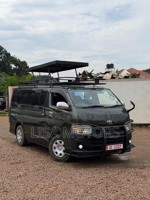 Toyota HiAce 2012 Green