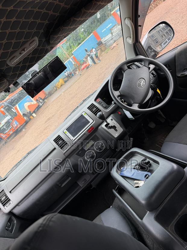 Toyota HiAce 2012 Green