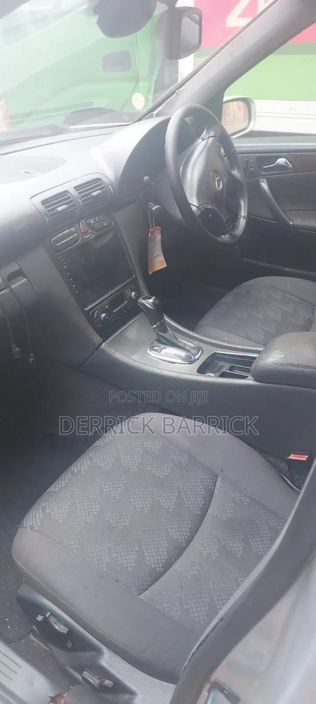 Mercedes-Benz C200 2002 Silver