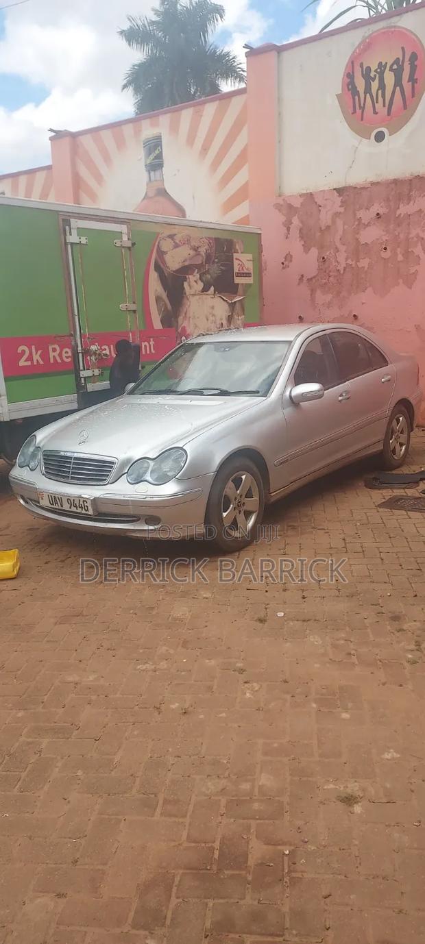 Mercedes-Benz C200 2002 Silver